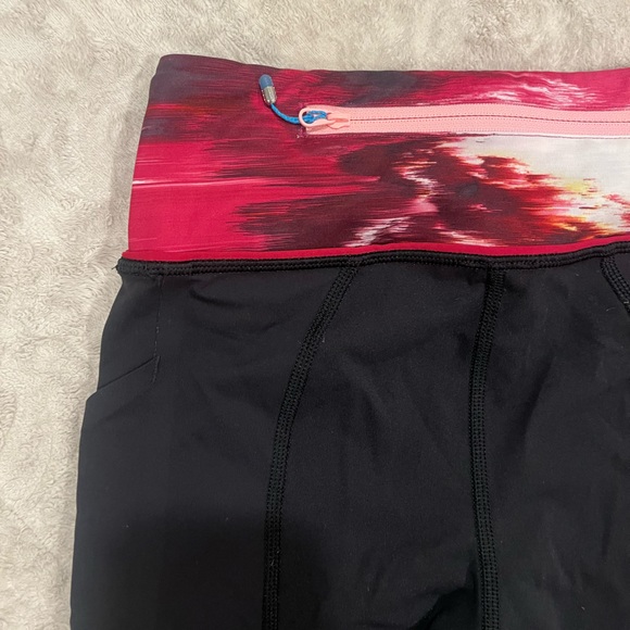 NEW LuluLemon high waisted leggings with pockets - Picture 5 of 8